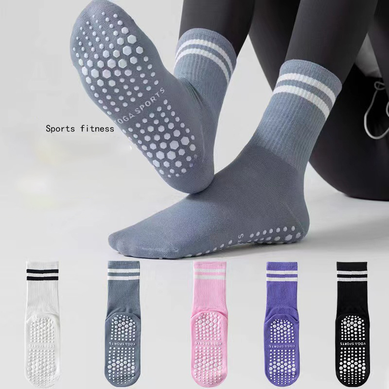 زوج واحد من جوارب اليوغا النسا - مراجعة Pilates & Yoga Reversible Mockneck Sweatshirt وسعره